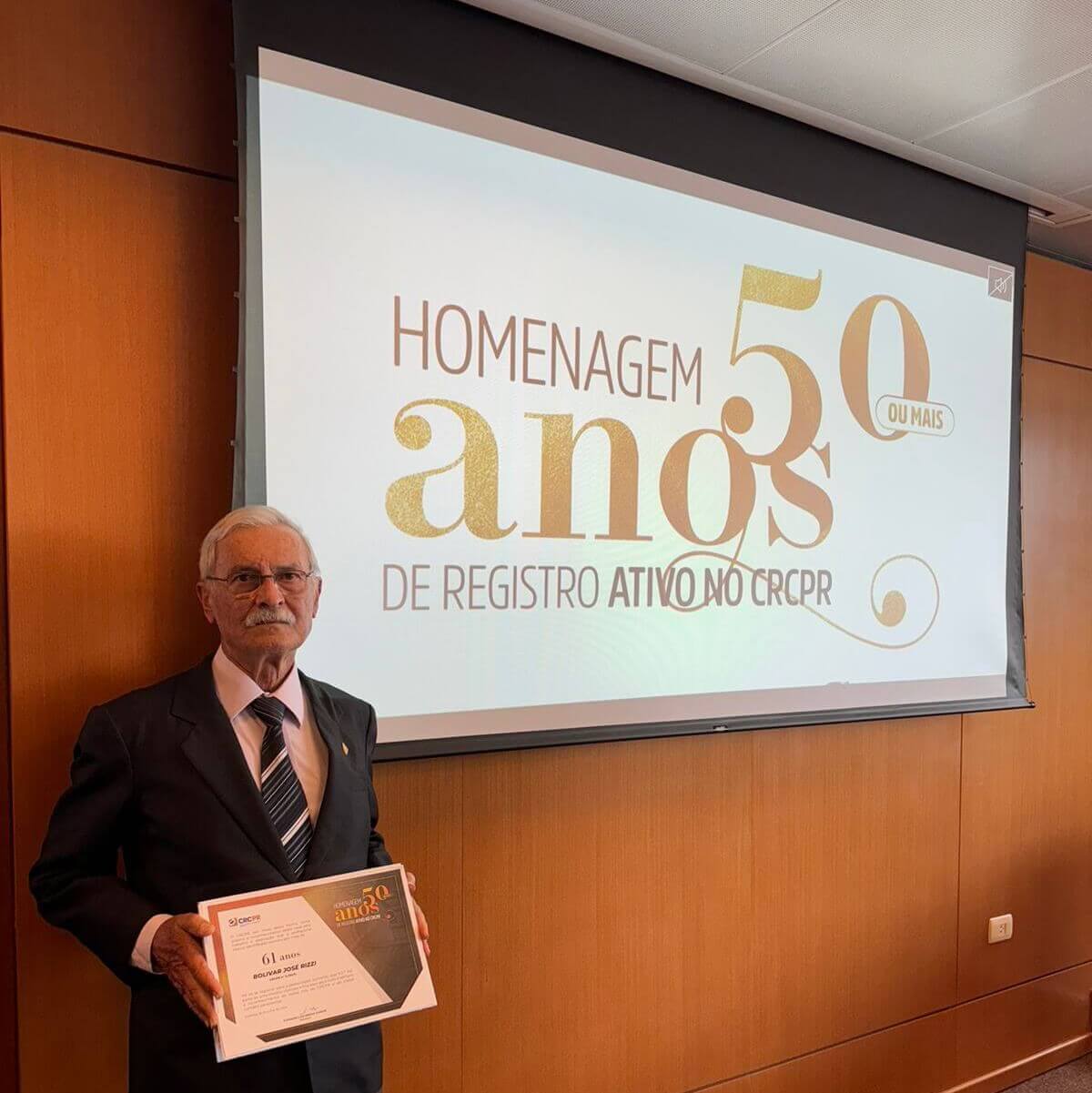 Carlos Kennedy em homenagem do Conselho Regional de Contabilidade do Paraná